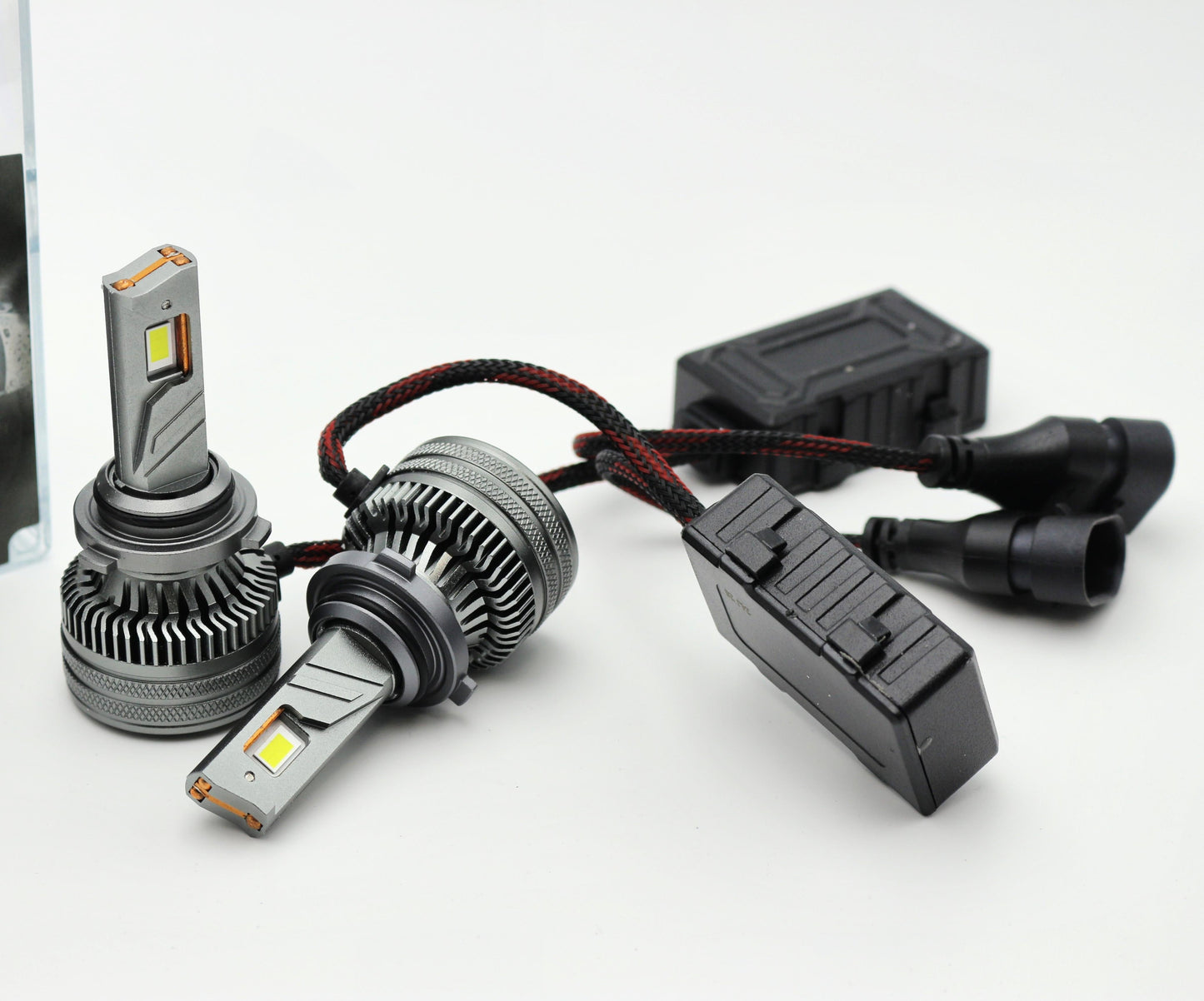 Becuri LED HB4 BRILUMI ZENITH 200W CANBUS 6000K – Lumină Puternică
