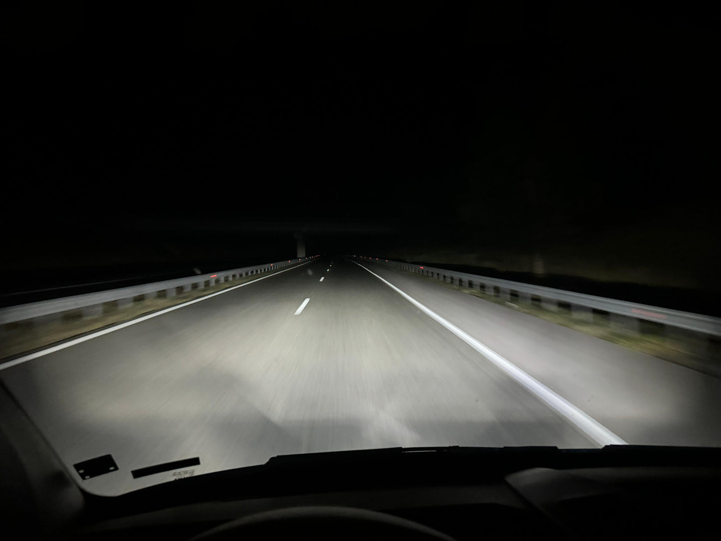 Becuri Bi-LED H4 BRILUMI ZENITH 200W CANBUS 6000K – Lumină Puternică